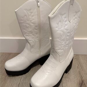 Elegant White Heeled Boots for Women
